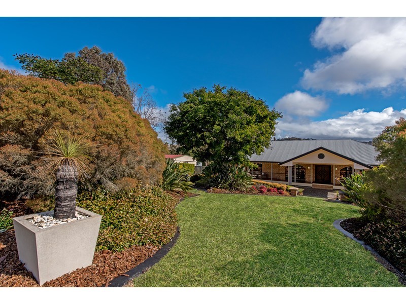 4 Windermere Drive, Hodgson Vale QLD 4352