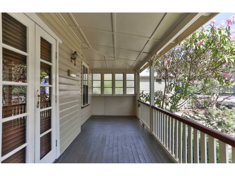25 Albert Street, Newtown QLD 4350