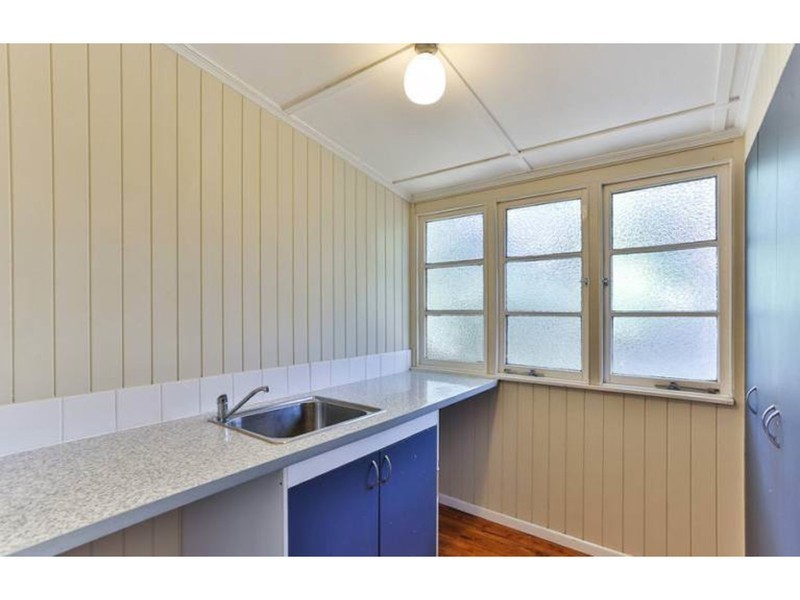 25 Albert Street, Newtown QLD 4350