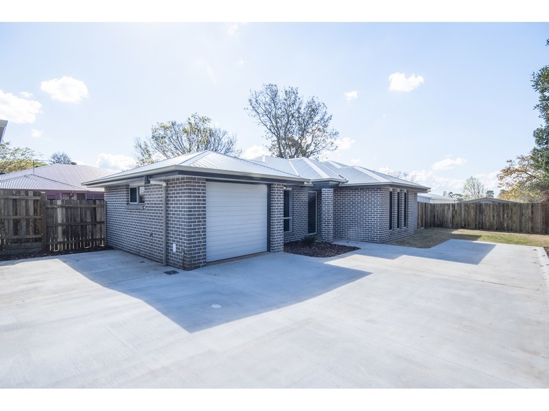 2/3 Warwick Street, Harristown QLD 4350