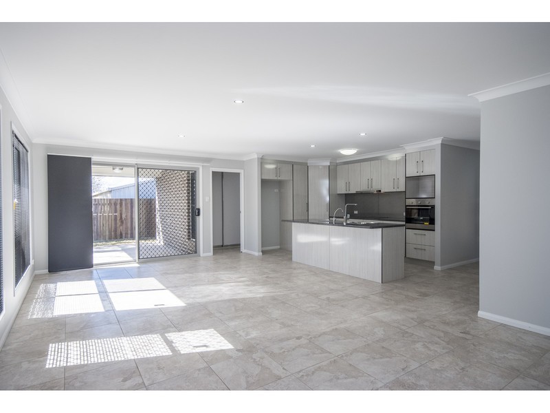 2/3 Warwick Street, Harristown QLD 4350