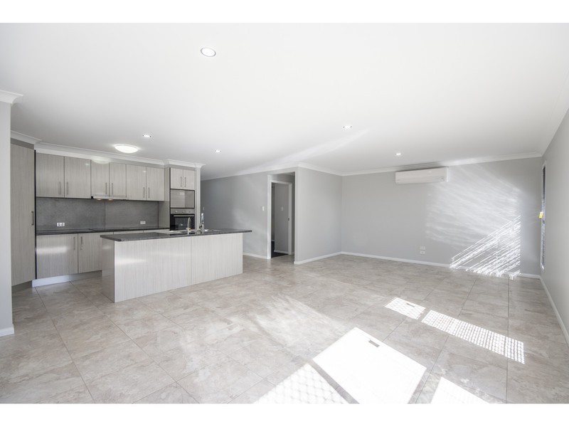 2/3 Warwick Street, Harristown QLD 4350