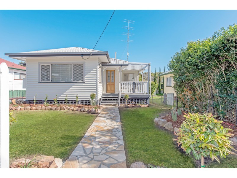 11 Peel Street, South Toowoomba QLD 4350