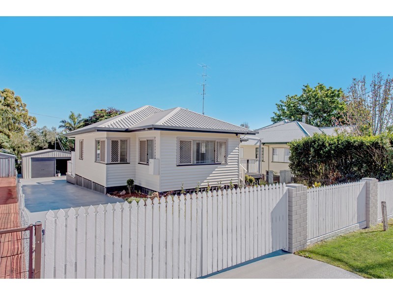 11 Peel Street, South Toowoomba QLD 4350