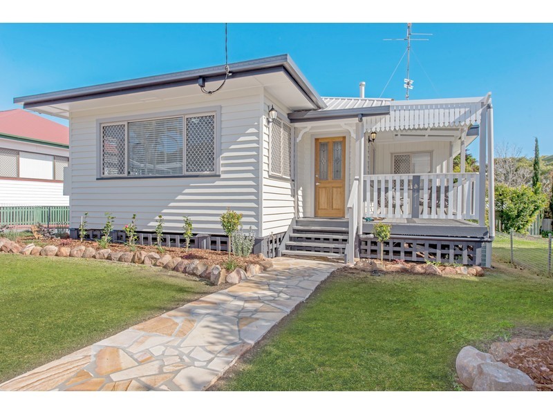 11 Peel Street, South Toowoomba QLD 4350