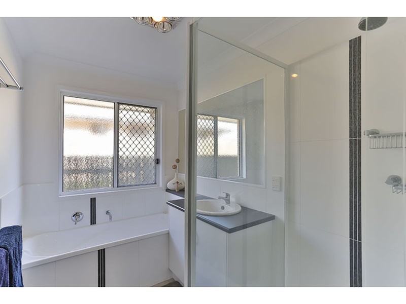 11 Willowburn Drive, Rockville QLD 4350