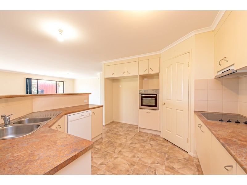 70 Phipps Drive, Meringandan QLD 4352