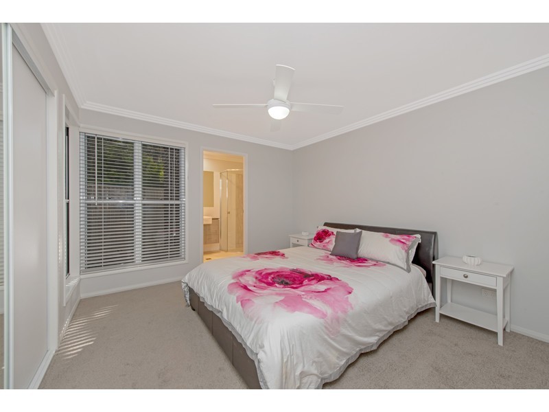 Unit 1 & 2/15 Henry Street, Mount Lofty QLD 4350