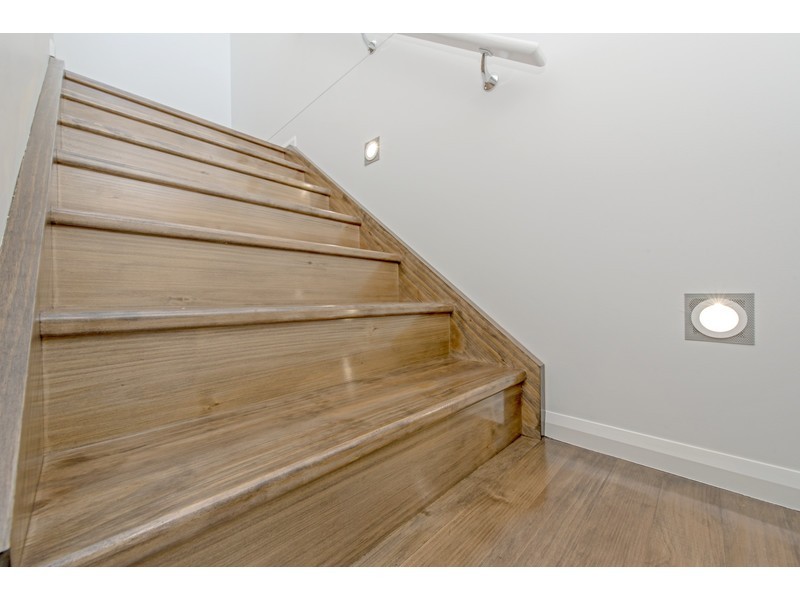 Unit 1 & 2/15 Henry Street, Mount Lofty QLD 4350