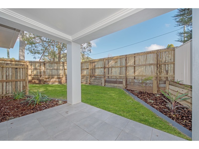 Unit 1 & 2/15 Henry Street, Mount Lofty QLD 4350