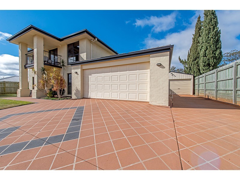 14 Banksdale Drive, Middle Ridge QLD 4350