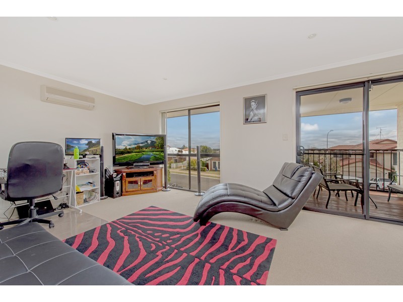 14 Banksdale Drive, Middle Ridge QLD 4350