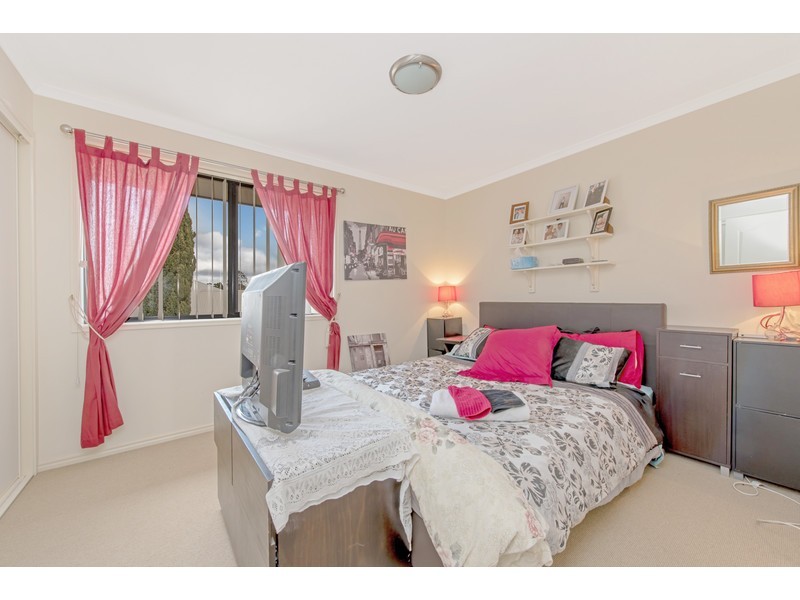 14 Banksdale Drive, Middle Ridge QLD 4350