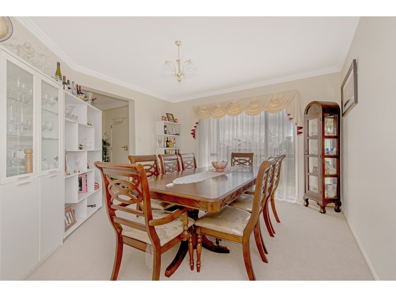 14 Banksdale Drive, Middle Ridge QLD 4350