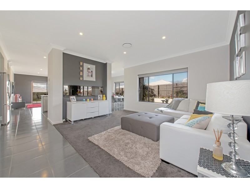 6 Sportsman Drive, Kleinton QLD 4352