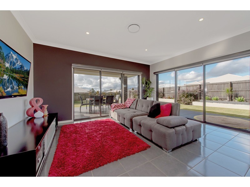 6 Sportsman Drive, Kleinton QLD 4352
