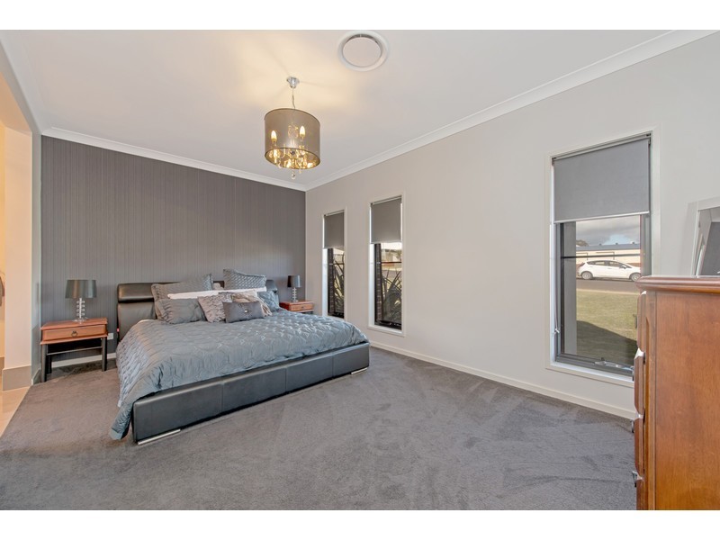 6 Sportsman Drive, Kleinton QLD 4352