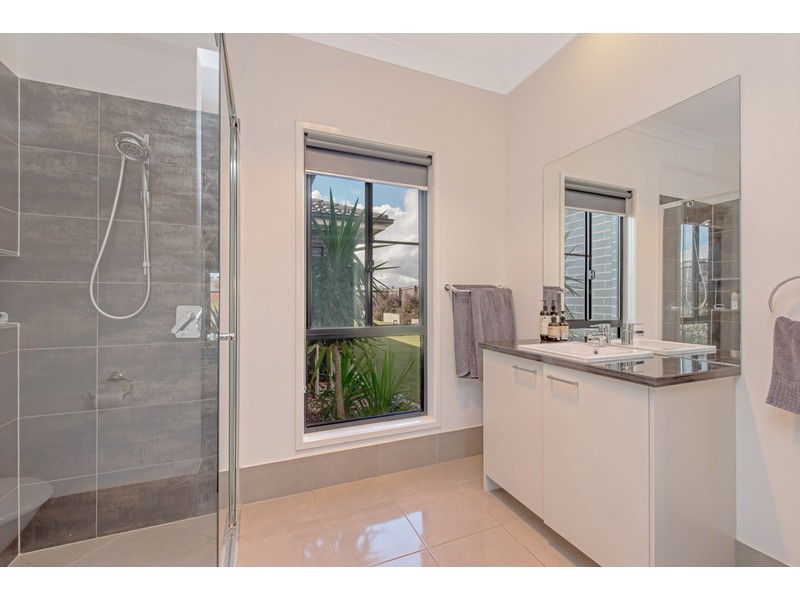 6 Sportsman Drive, Kleinton QLD 4352