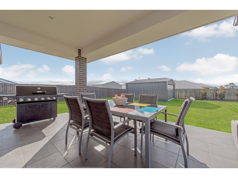 6 Sportsman Drive, Kleinton QLD 4352