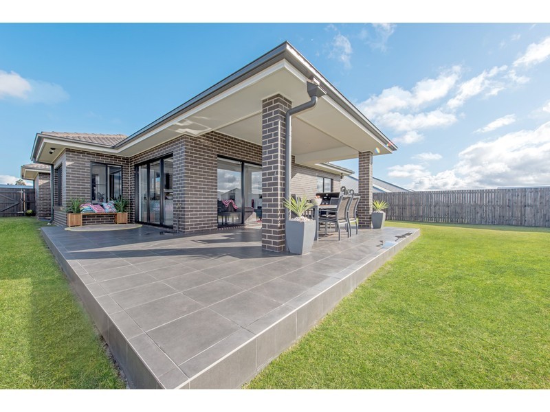 6 Sportsman Drive, Kleinton QLD 4352