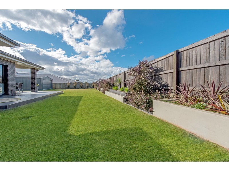 6 Sportsman Drive, Kleinton QLD 4352