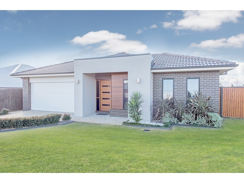 6 Sportsman Drive, Kleinton QLD 4352