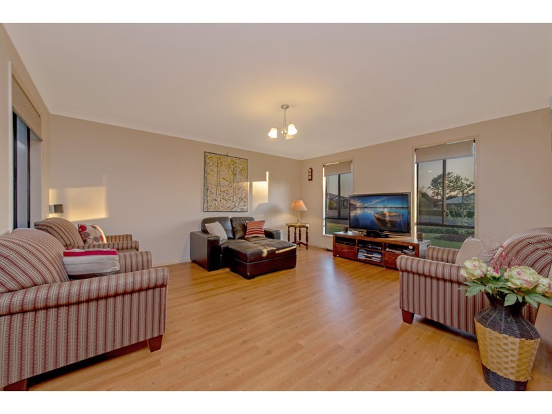 22 Fairview Crescent, Highfields QLD 4352