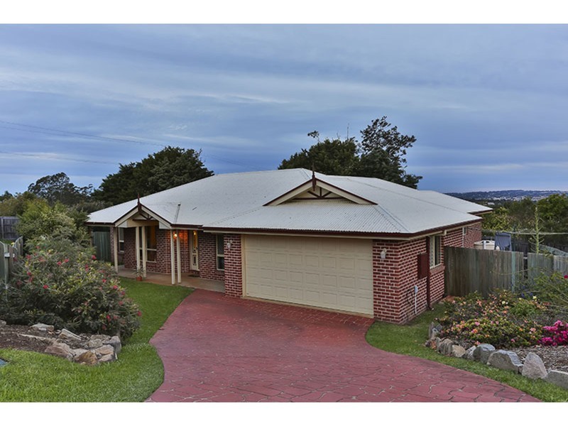 12 Dodson Crescent, Mount Kynoch QLD 4350