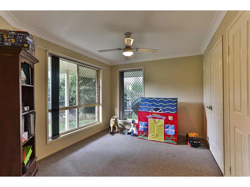 12 Dodson Crescent, Mount Kynoch QLD 4350