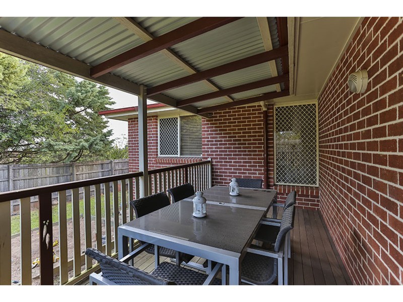 12 Dodson Crescent, Mount Kynoch QLD 4350