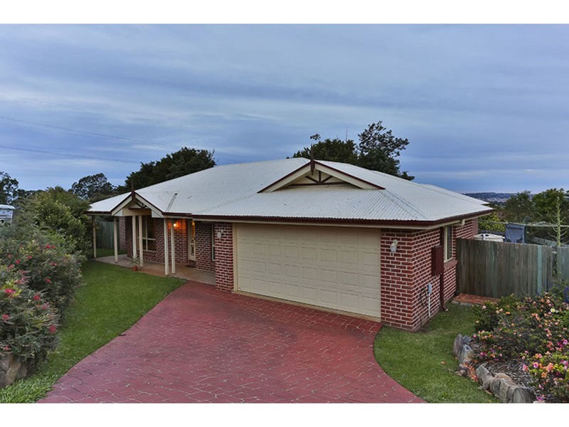 12 Dodson Crescent, Mount Kynoch QLD 4350