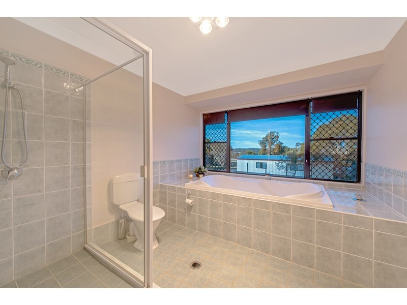 51 Peters Road, Meringandan West QLD 4352