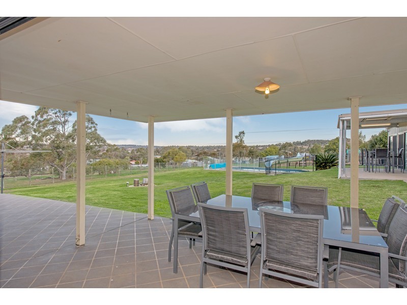 51 Peters Road, Meringandan West QLD 4352