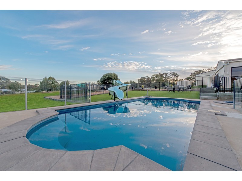 51 Peters Road, Meringandan West QLD 4352