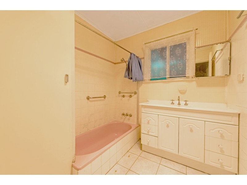 10A Esmond Street, Rockville QLD 4350