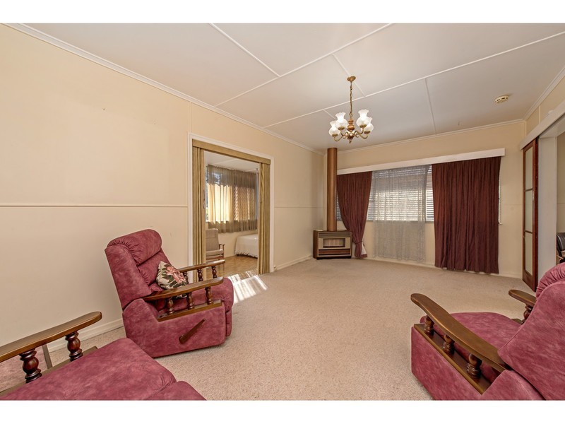20 Geoffrey Street, Mount Lofty QLD 4350