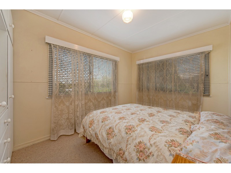 20 Geoffrey Street, Mount Lofty QLD 4350