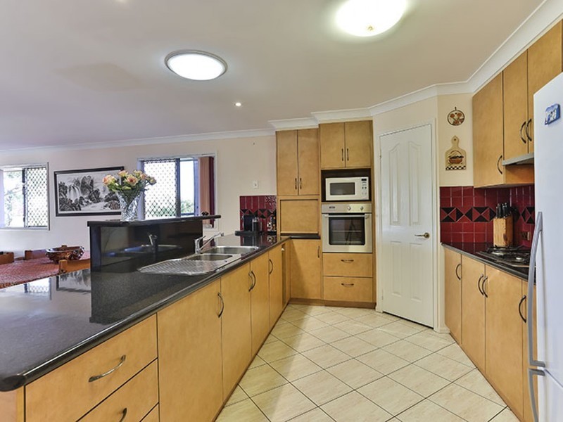 6 Conquest Court, Wilsonton QLD 4350