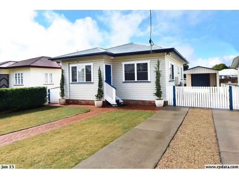 4 Newmarket Street, Newtown QLD 4350