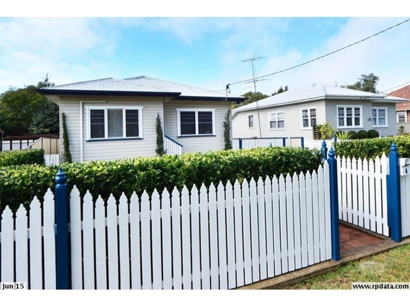 4 Newmarket Street, Newtown QLD 4350