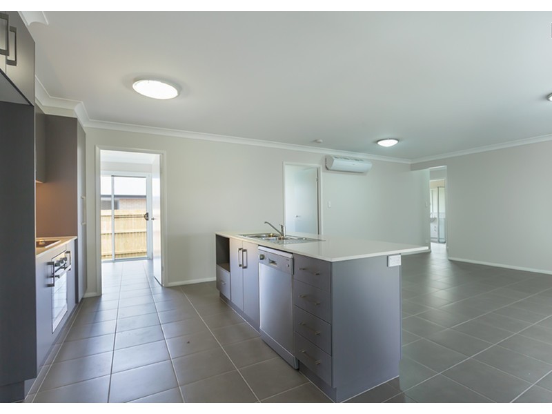 7 McIntosh Street, Westbrook QLD 4350