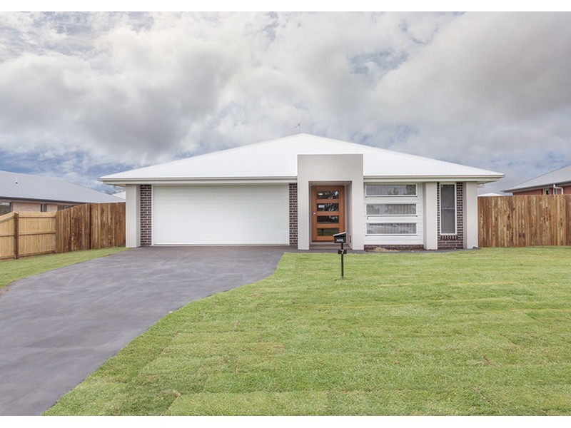 7 McIntosh Street, Westbrook QLD 4350