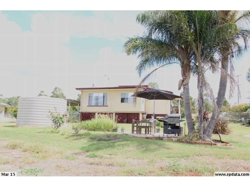 20 Clifford Street, Meringandan West QLD 4352