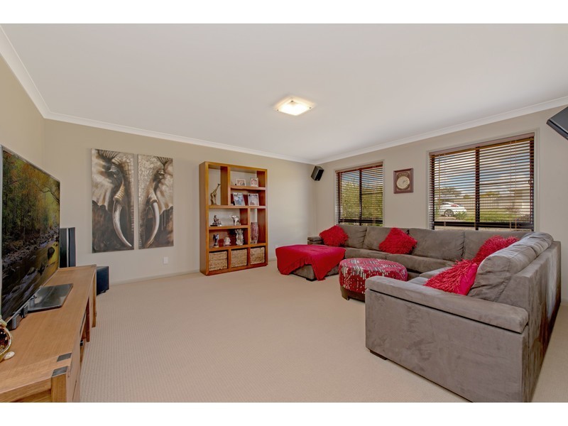 22 Tennyson Court, Westbrook QLD 4350