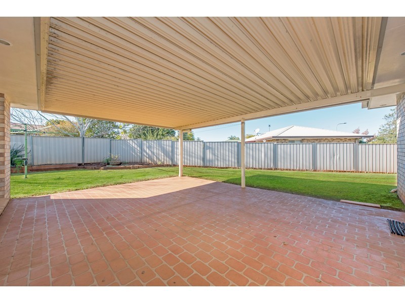 14 Silky oak Drive, Glenvale QLD 4350