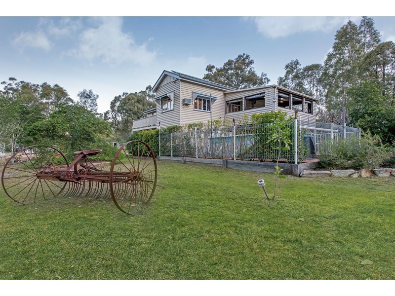 99 Koreelah Street, Upper Lockyer QLD 4352