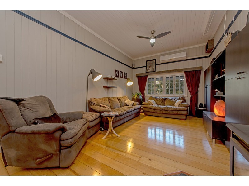 99 Koreelah Street, Upper Lockyer QLD 4352