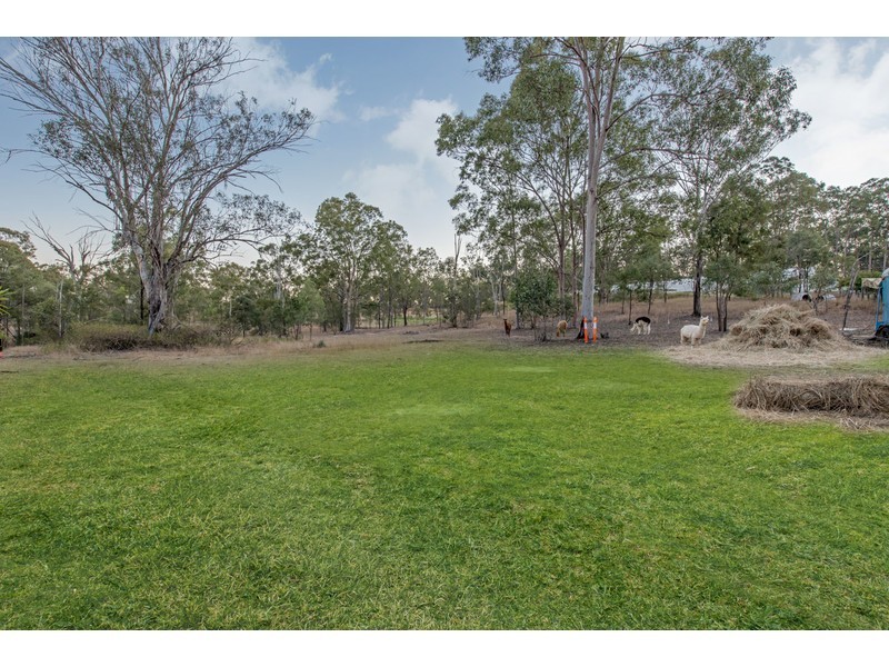 99 Koreelah Street, Upper Lockyer QLD 4352