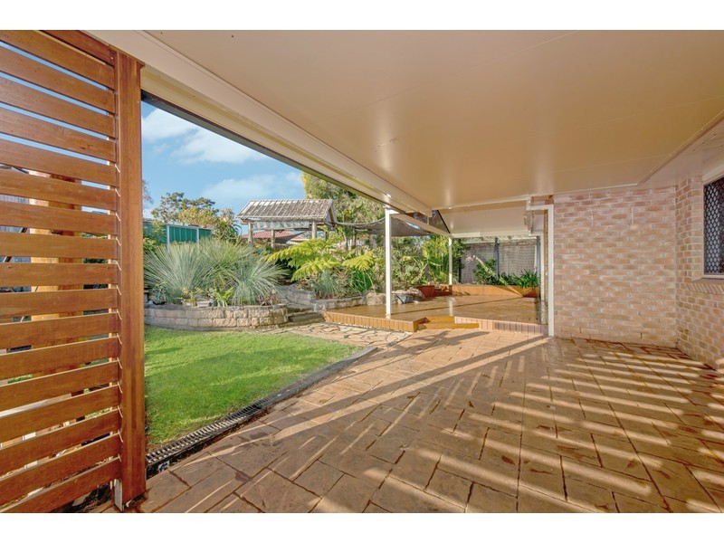 33 Gainsborough Drive, Glenvale QLD 4350