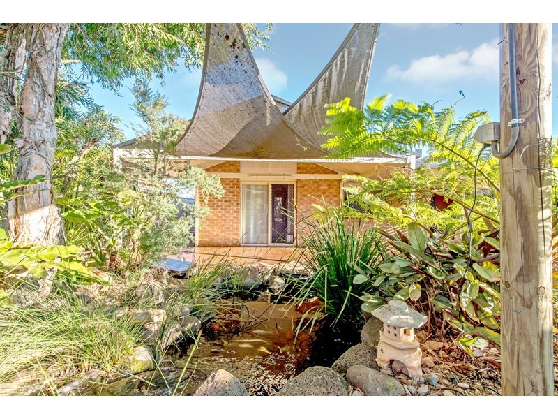 33 Gainsborough Drive, Glenvale QLD 4350